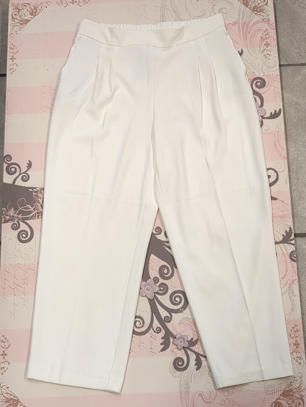 Women’s White High-Waist Pleated Trousers